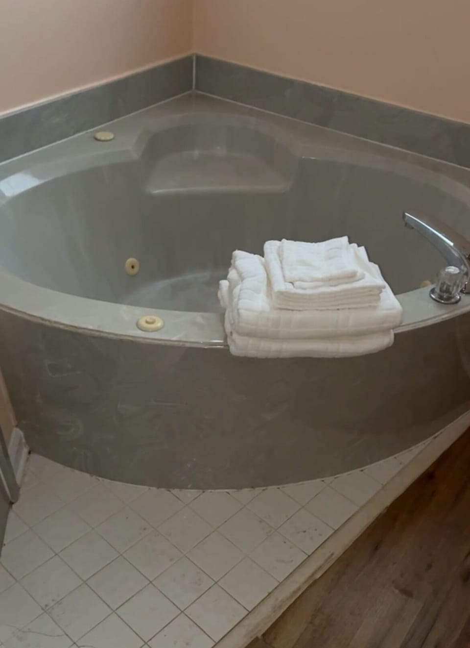 Jacuzzi Master Bathroom