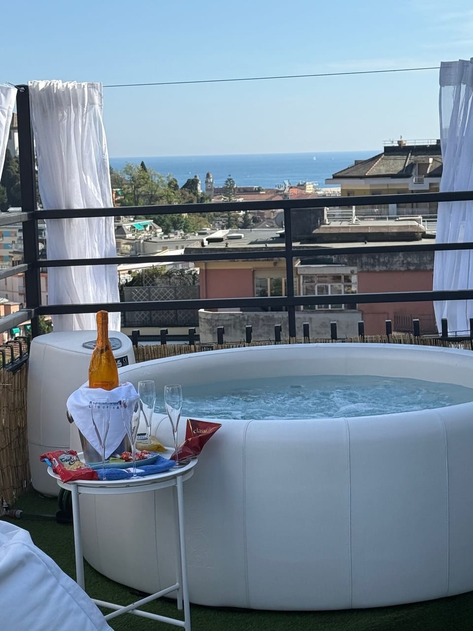 Outdoor spa tub