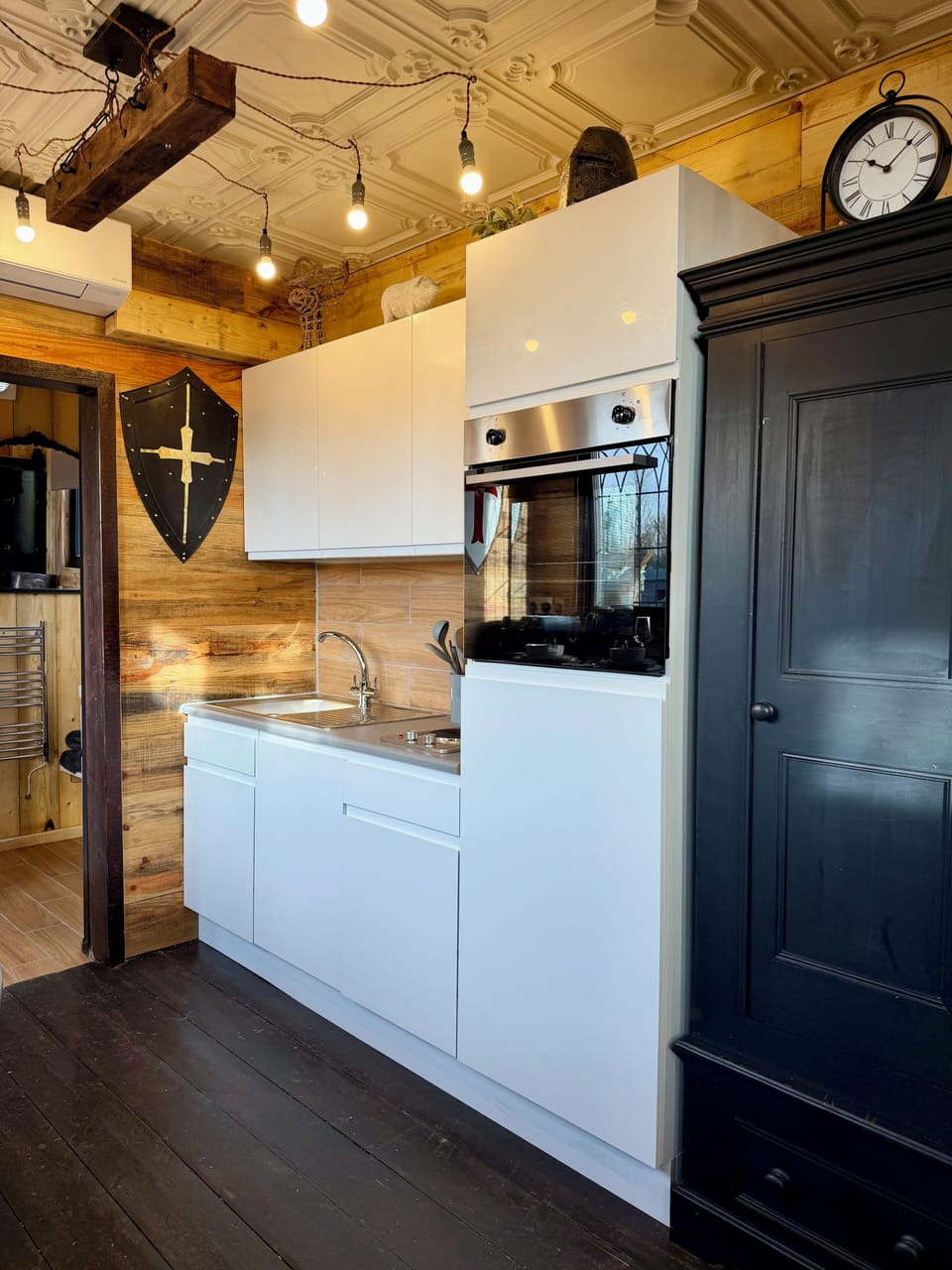 Deluxe Cabin, Garden View | Private kitchen | Fridge, oven, dishwasher, toaster