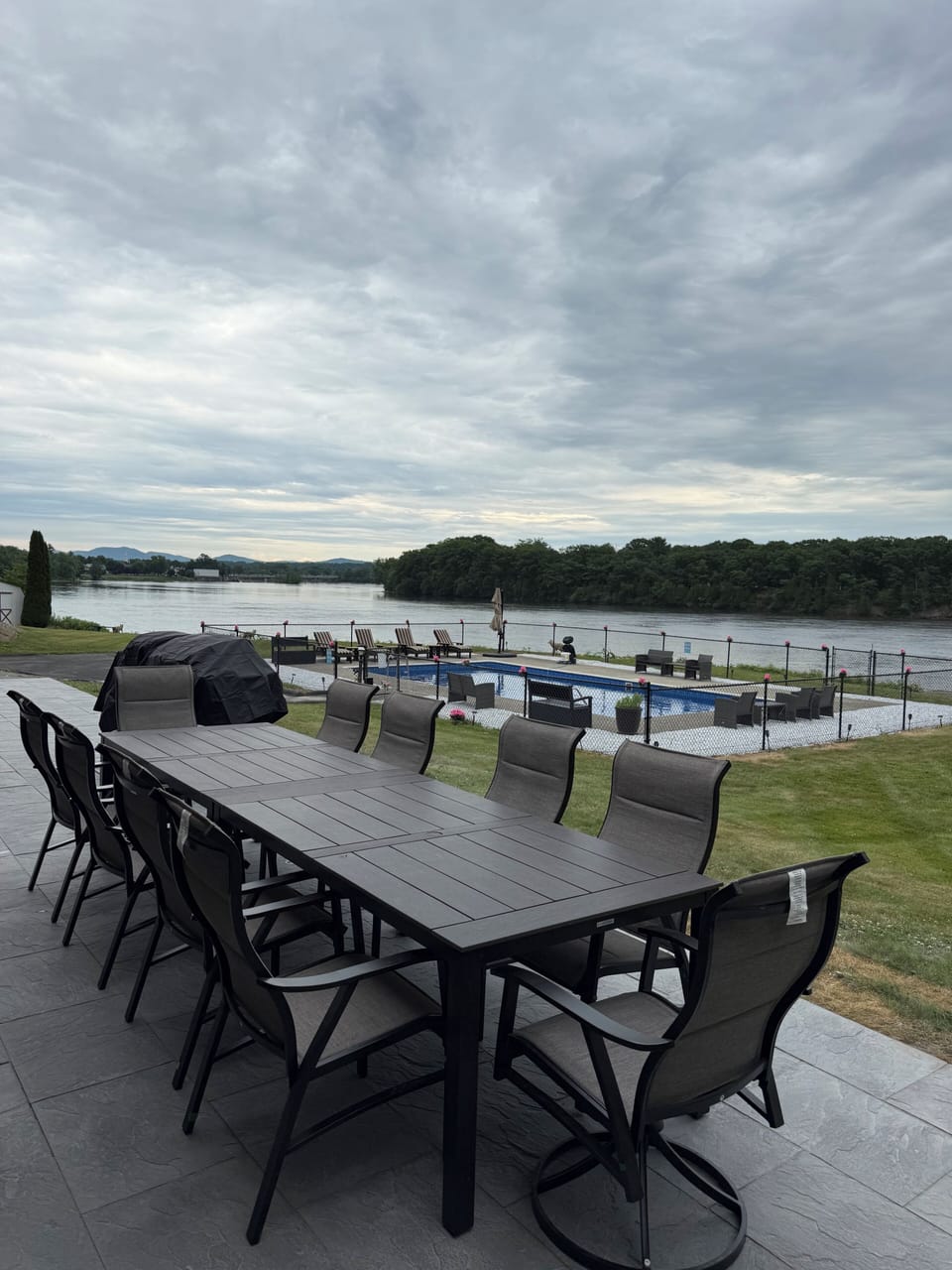 View from one of our outdoor dining tables! It’s dinner time!