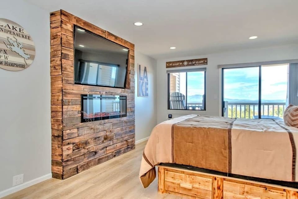 TV and Fireplace