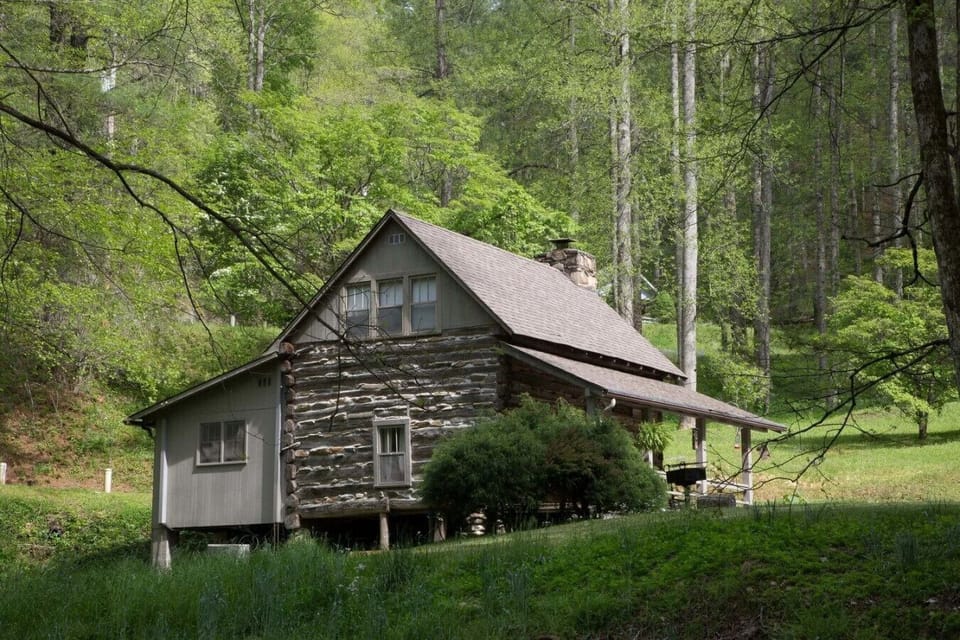 circa 1830 with side addition kitchen/bath
