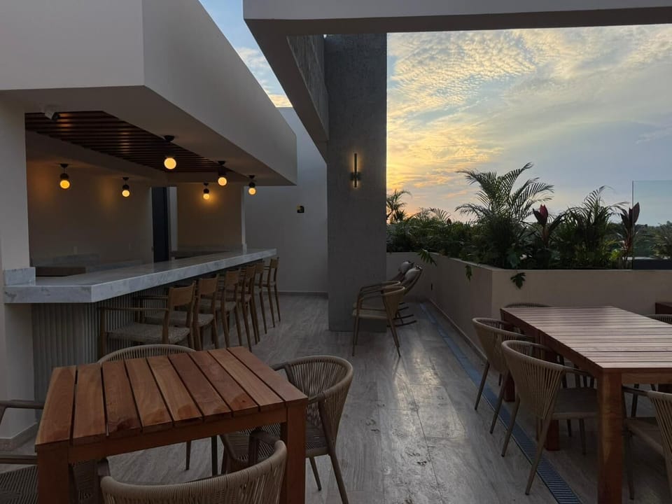 Outdoor dining