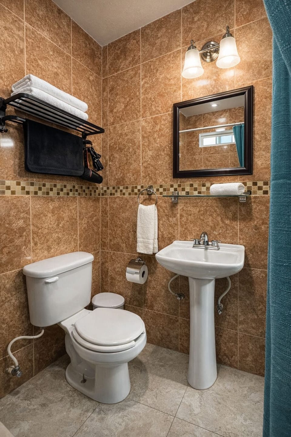 Comfort Studio Suite, Garden View | Bathroom | Shower, free toiletries, hair dryer, towels