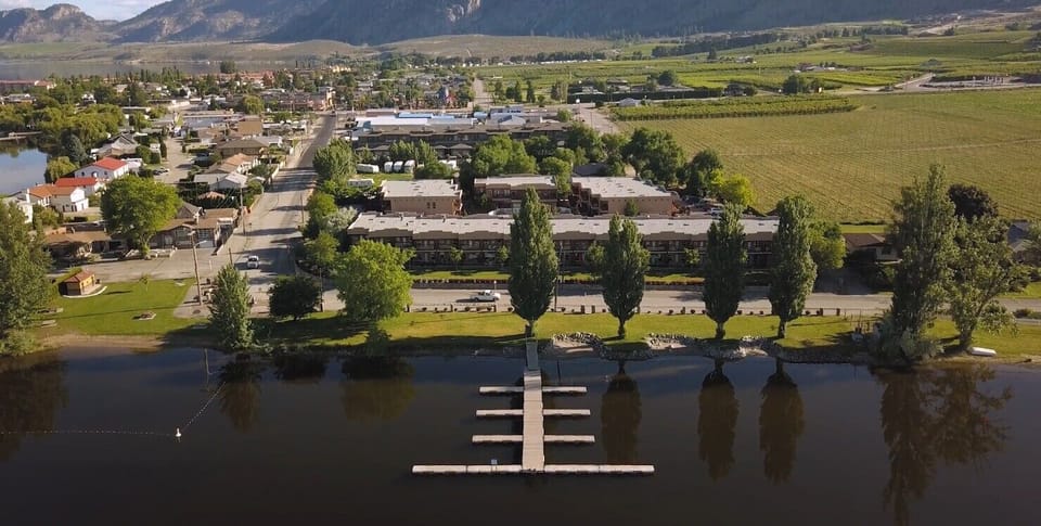 Casa Del Mila Oro Resort Osoyoos — Picturesque Views & Stunning Natural Surround