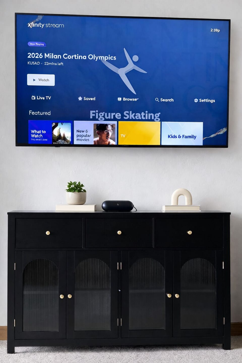 Smart TVs throughout the property for cable by Xfinity included