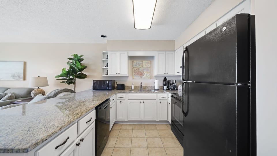 Spacious Kitchen 
