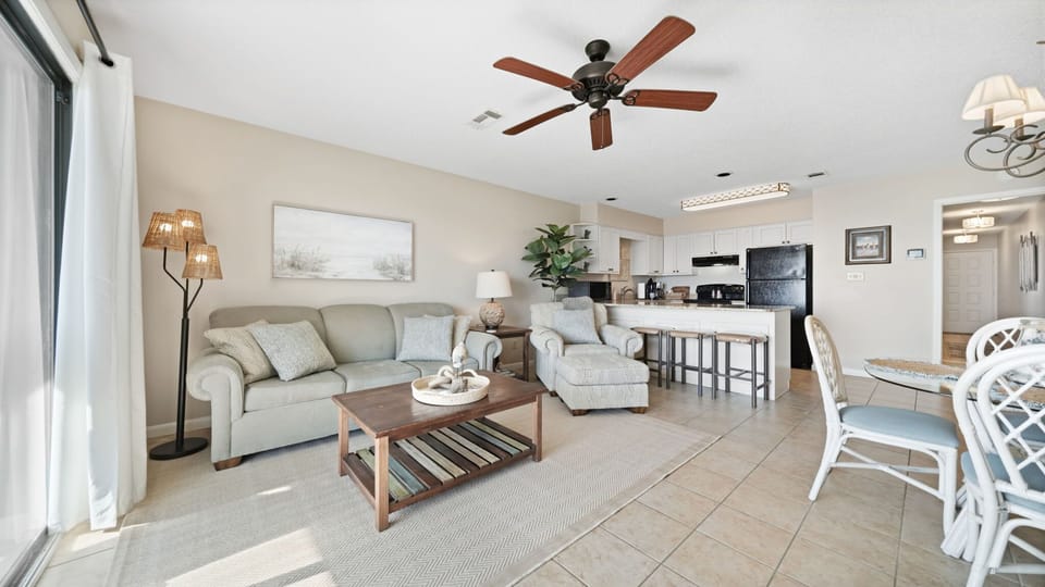 Spacious living room