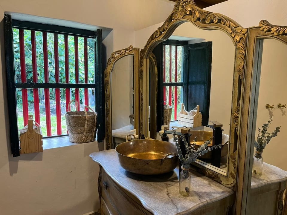 Comfort Double Room, Patio, Courtyard View | Bathroom