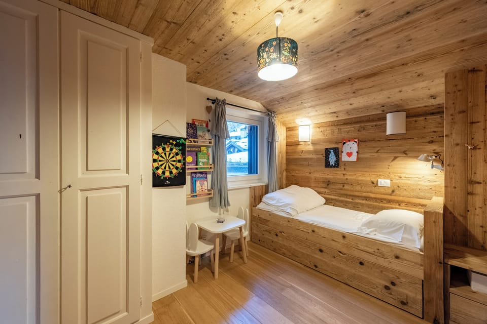Second bedroom