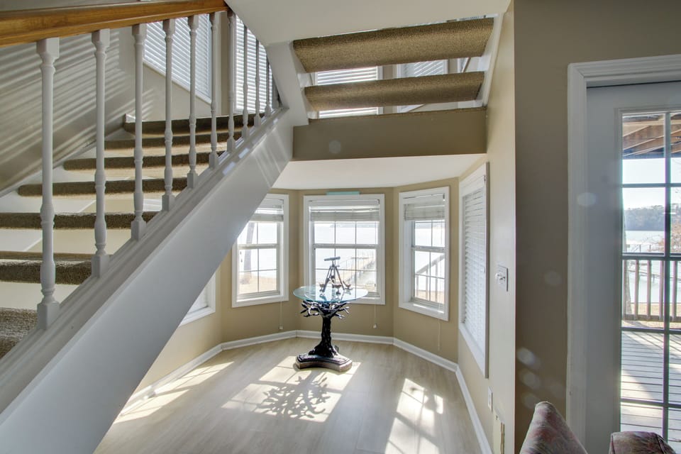 Stairs to 2nd Floor