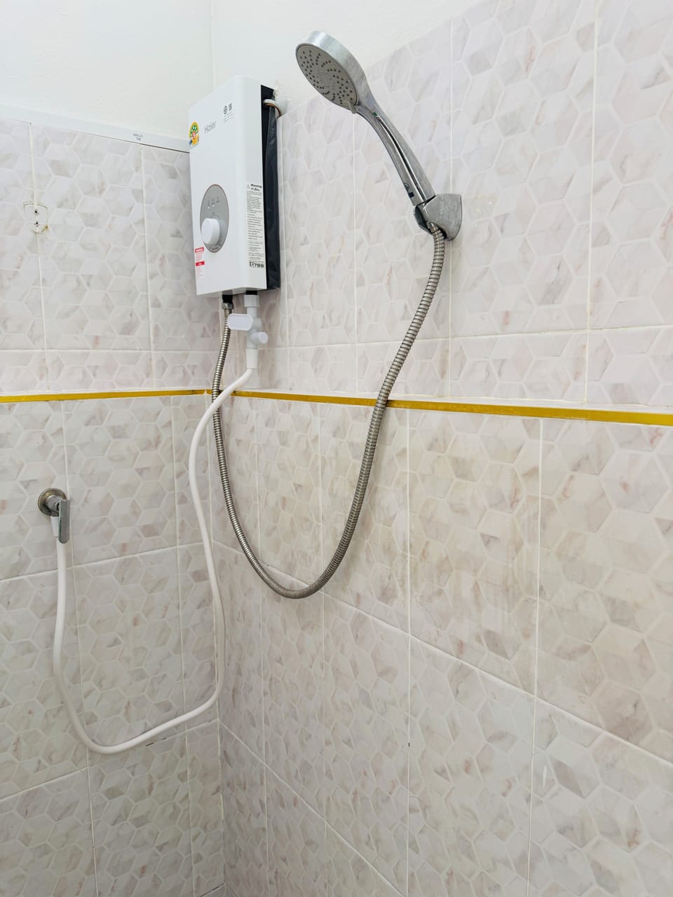 City Double Room, Non Smoking | Bathroom | Shower, soap, shampoo, toilet paper