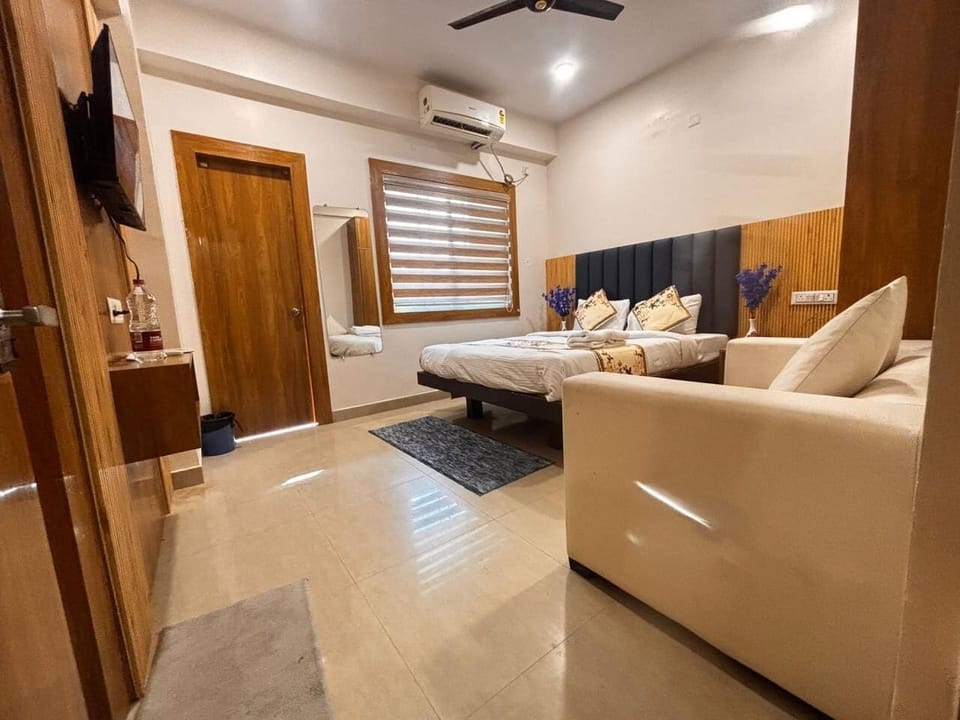 Deluxe Room, Balcony | Iron/ironing board (on request), WiFi (free)