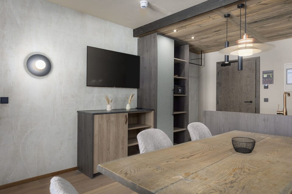 Apartment | Dining
