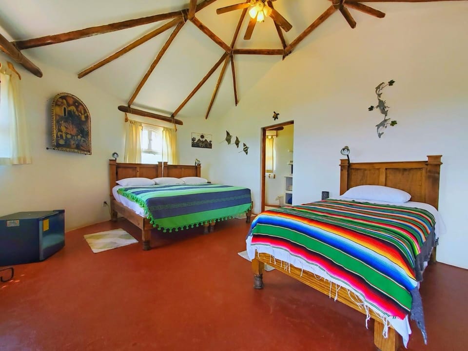 Casita Especial | WiFi (free), individually decorated, bed sheets