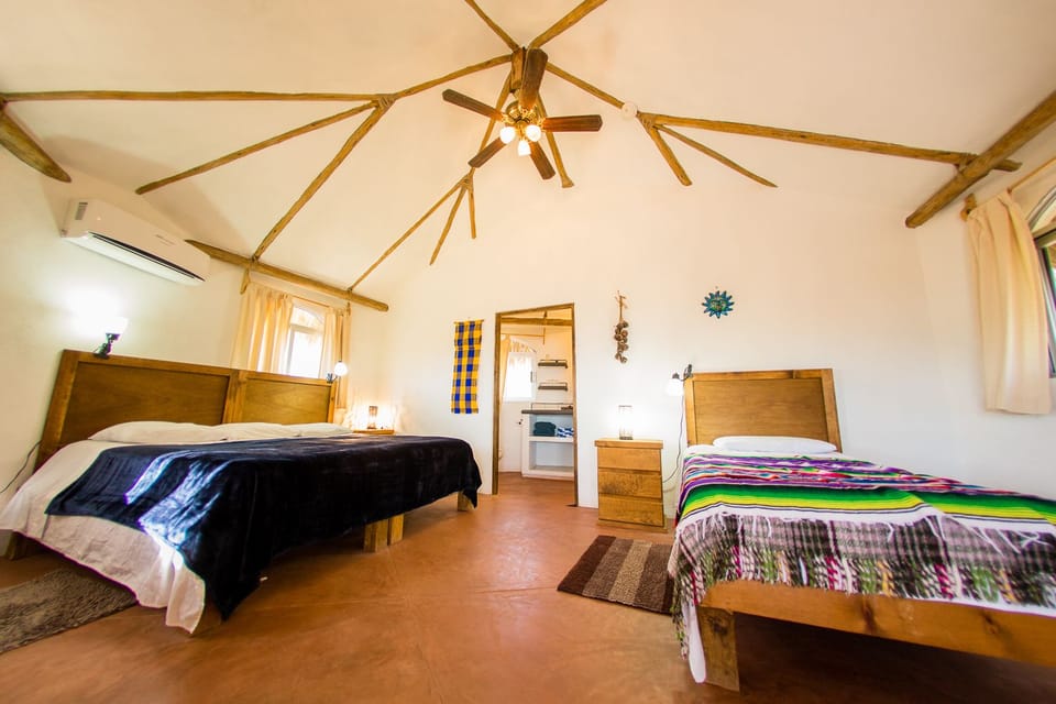 Casita Especial | WiFi (free), individually decorated, bed sheets