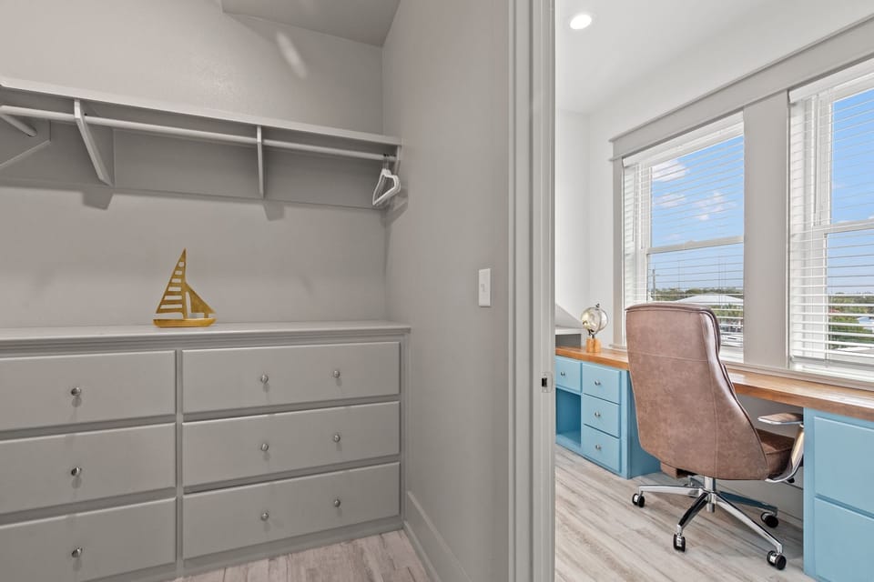 House, Multiple Beds, Pool Access, Ocean View (14002 Front Beach Rd) | Interior