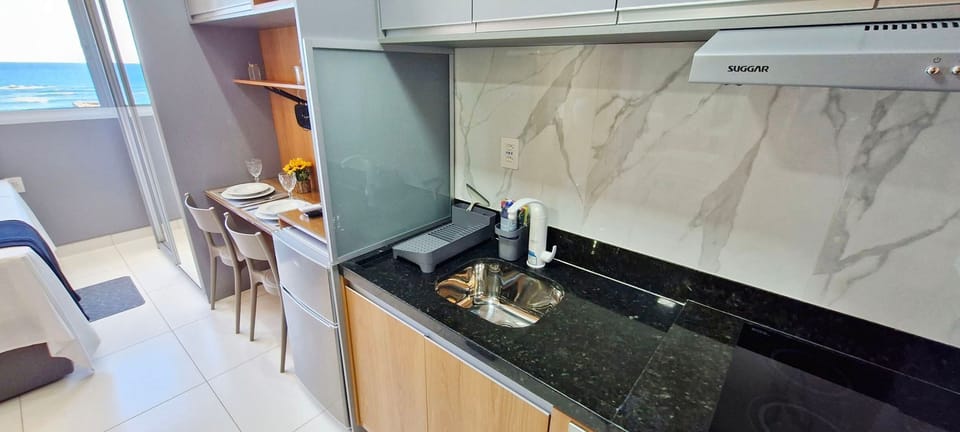 Basic Apartment | Private kitchen | Mini-fridge, stovetop, blender, cookware/dishes/utensils