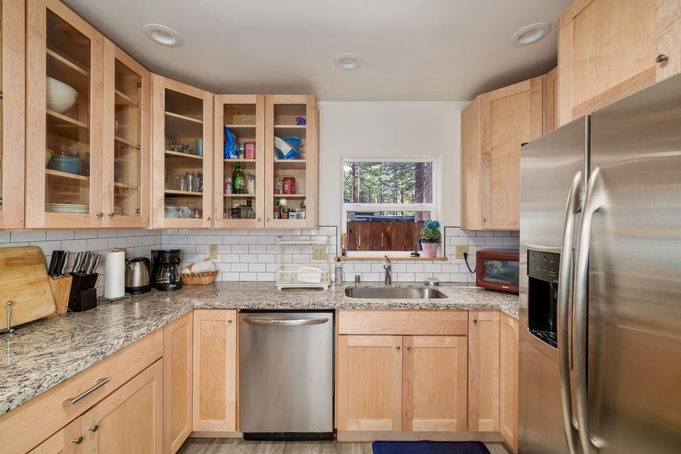 House, 3 Bedrooms | Private kitchen | Fridge, oven, coffee/tea maker, toaster