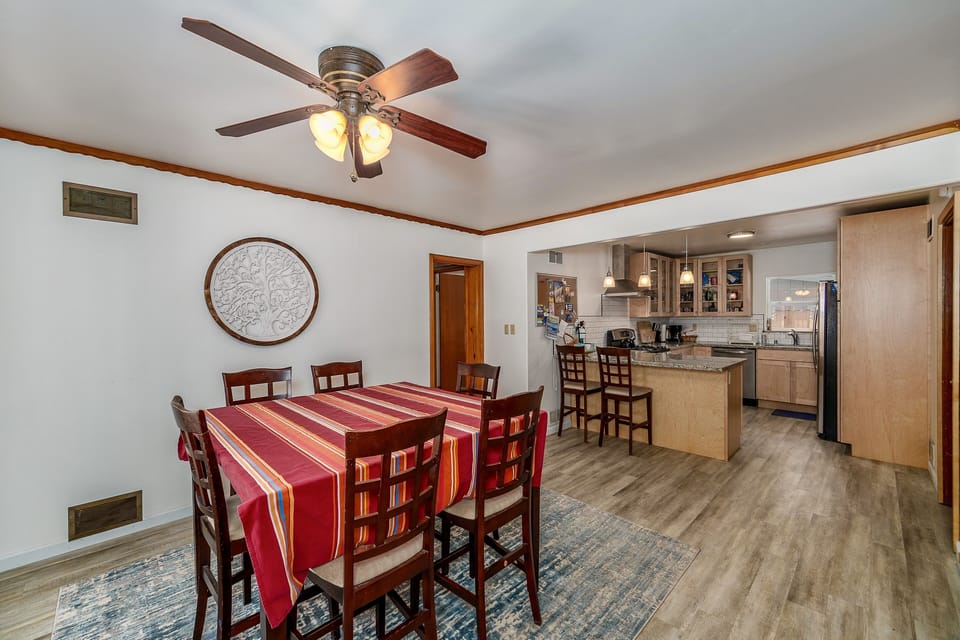 House, 3 Bedrooms | Dining