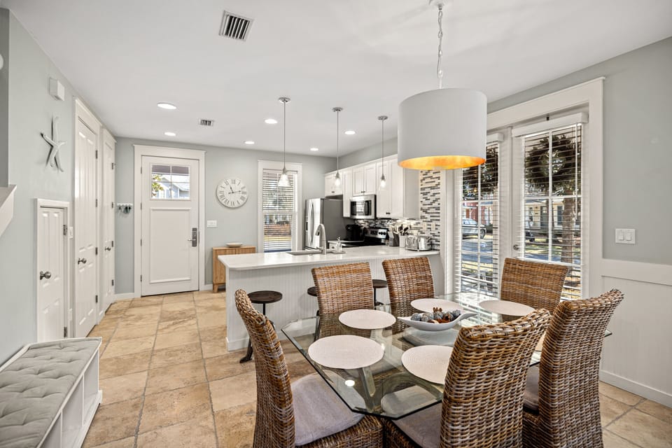 House, 3 Bedrooms | Dining