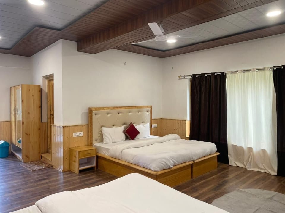 Deluxe Double Room, Hill View | Desk, WiFi (free)