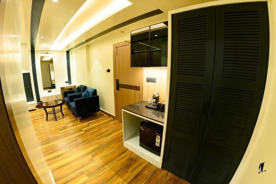 Luxury Studio, City View | Interior