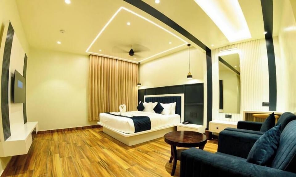 Luxury Studio, City View | In-room safe, desk, free WiFi