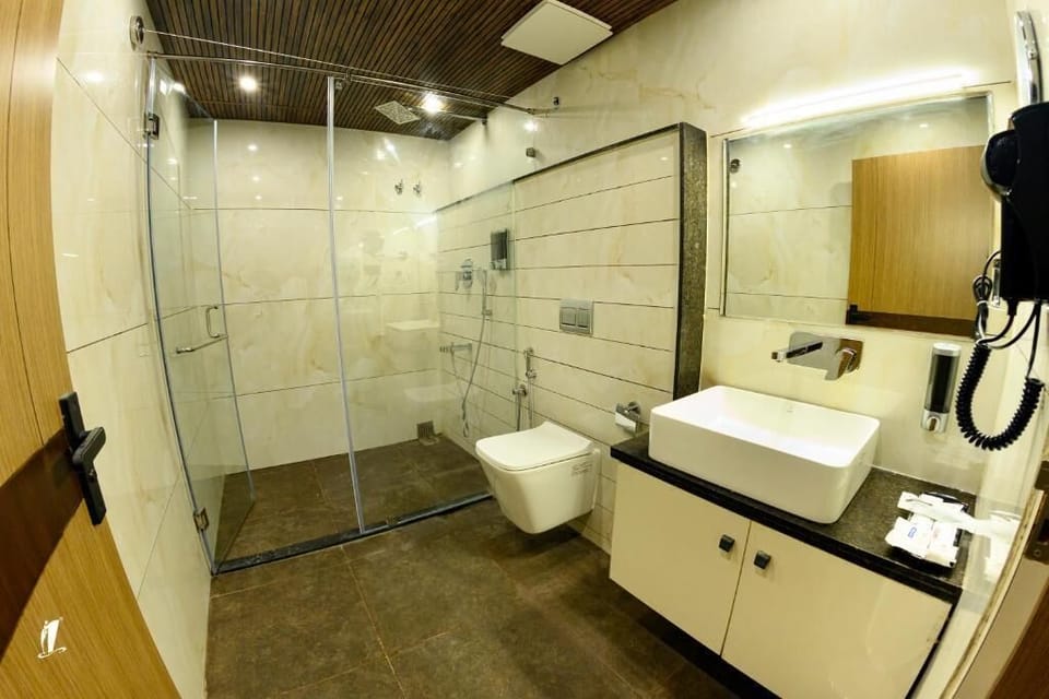 Shower, free toiletries, towels, soap
