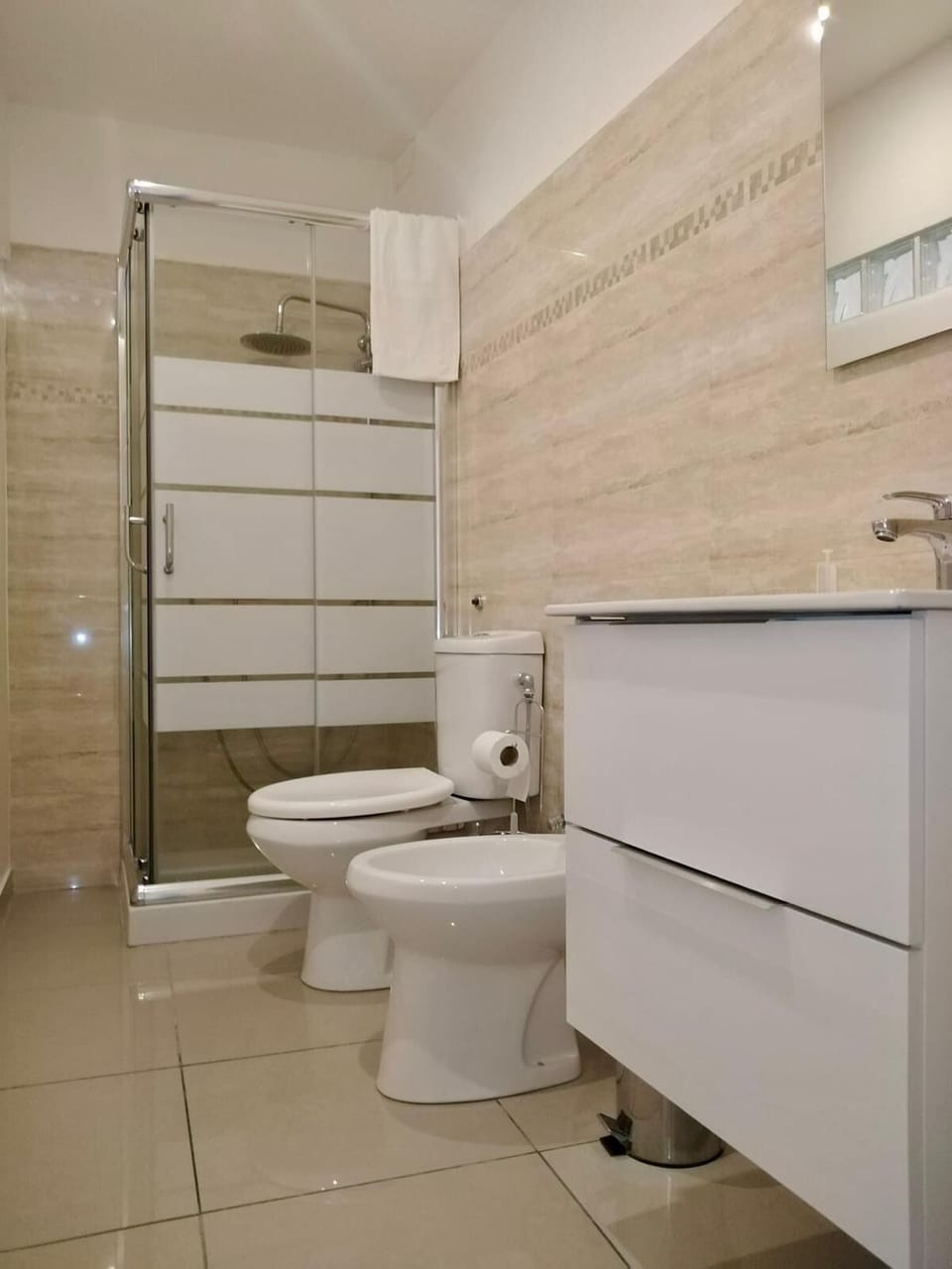 Comfort House, 1 Double Bed, Kitchen, City View | Bathroom