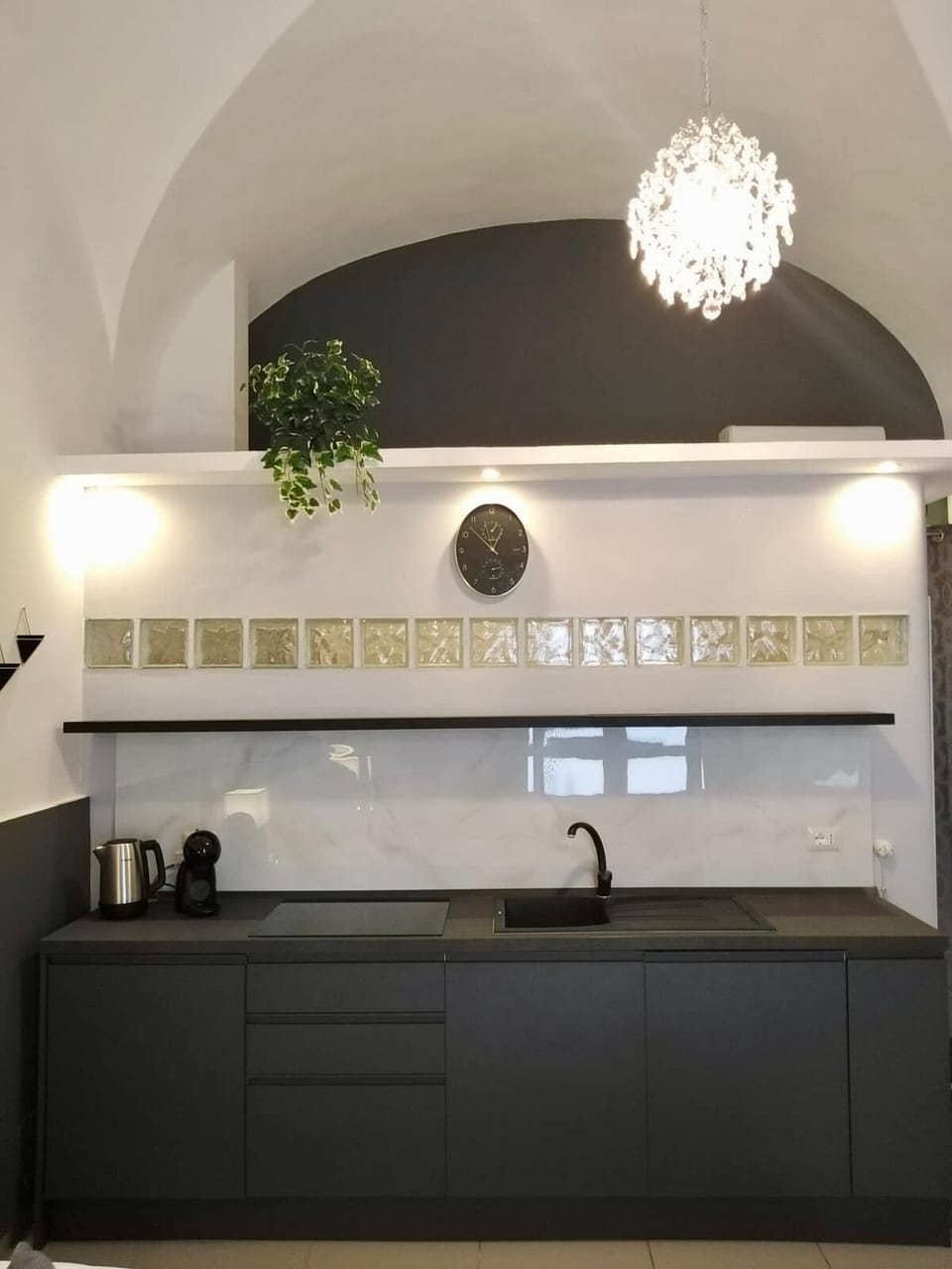 Comfort House, 1 Double Bed, Kitchen, City View | Private kitchen