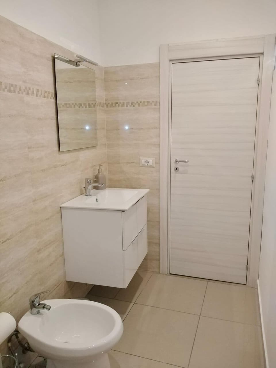 Comfort House, 1 Double Bed, Kitchen, City View | Bathroom