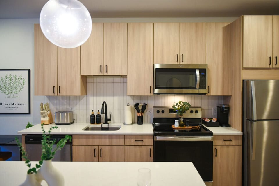 Spacious and bright stocked modern kitchen.