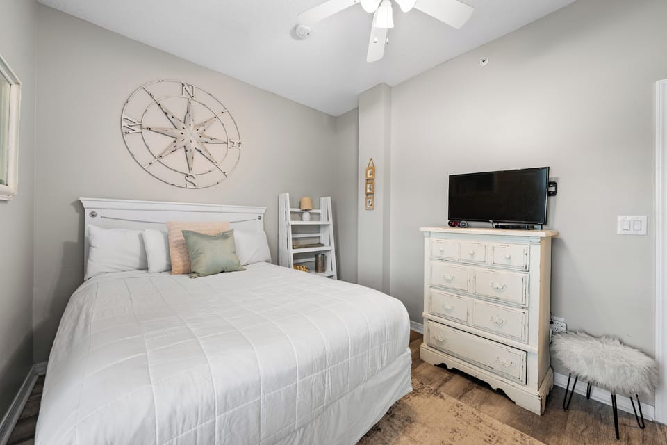 Guest bedroom 2