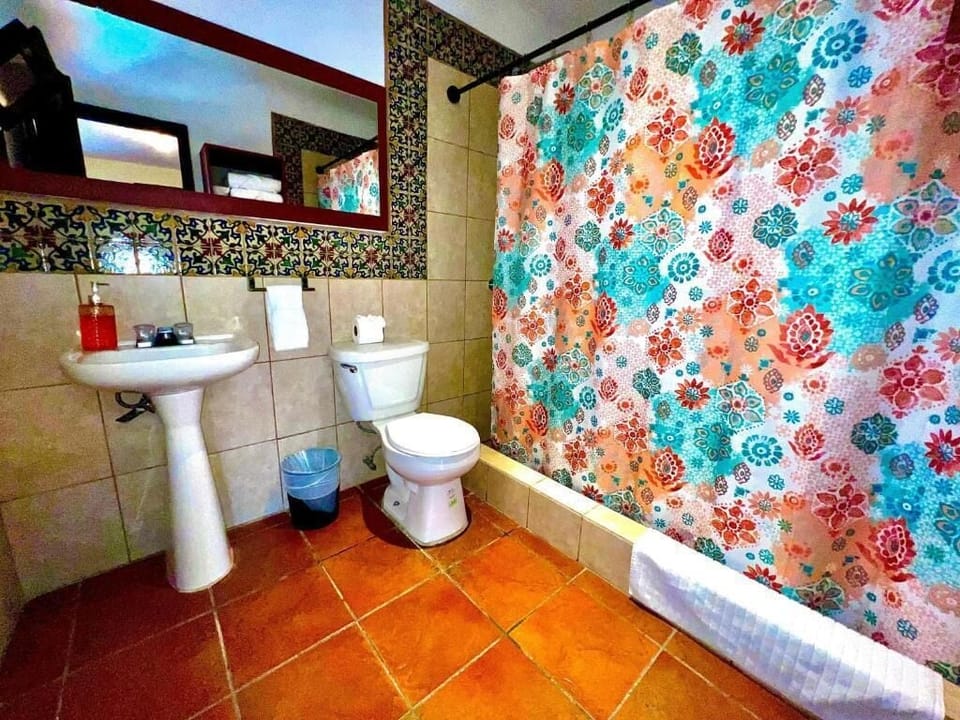 Family Room, 1 Bedroom | Bathroom | Free toiletries, towels, soap, shampoo
