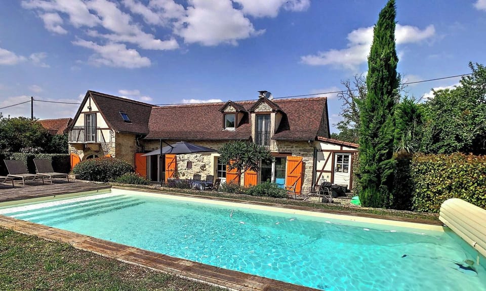 Jardin terrasse extérieure et piscine