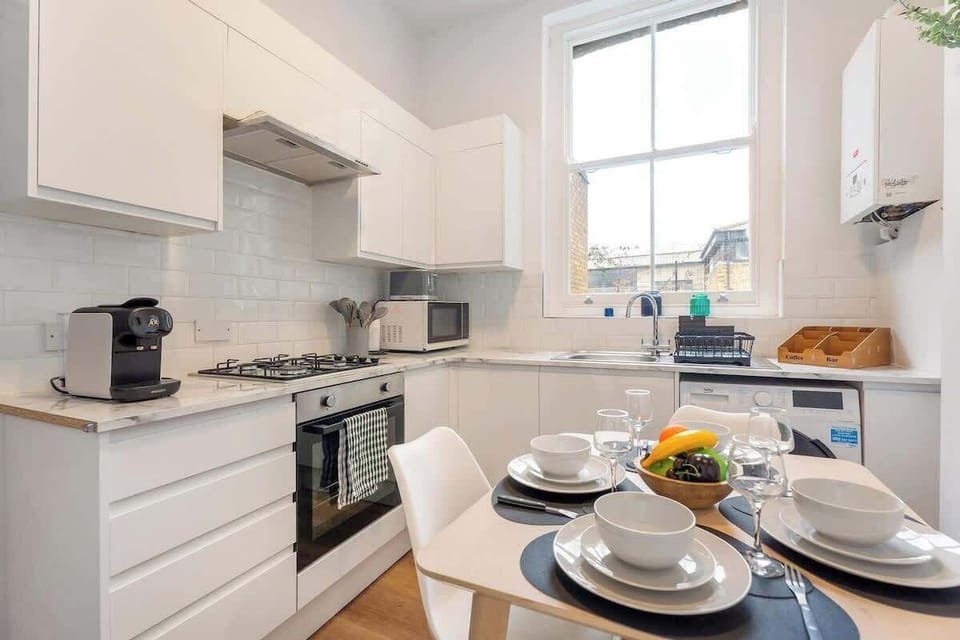Fully equipped kitchen and dining area perfect for family dinners together