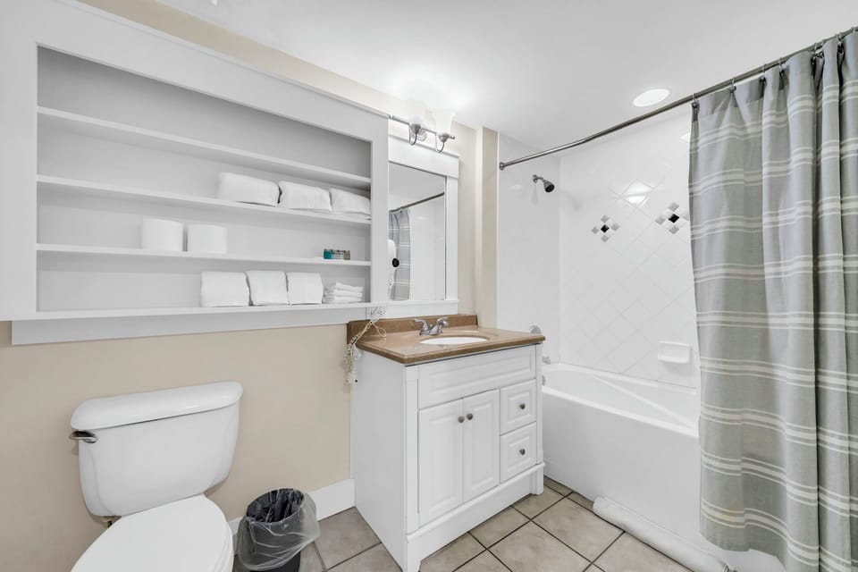 Full bathroom