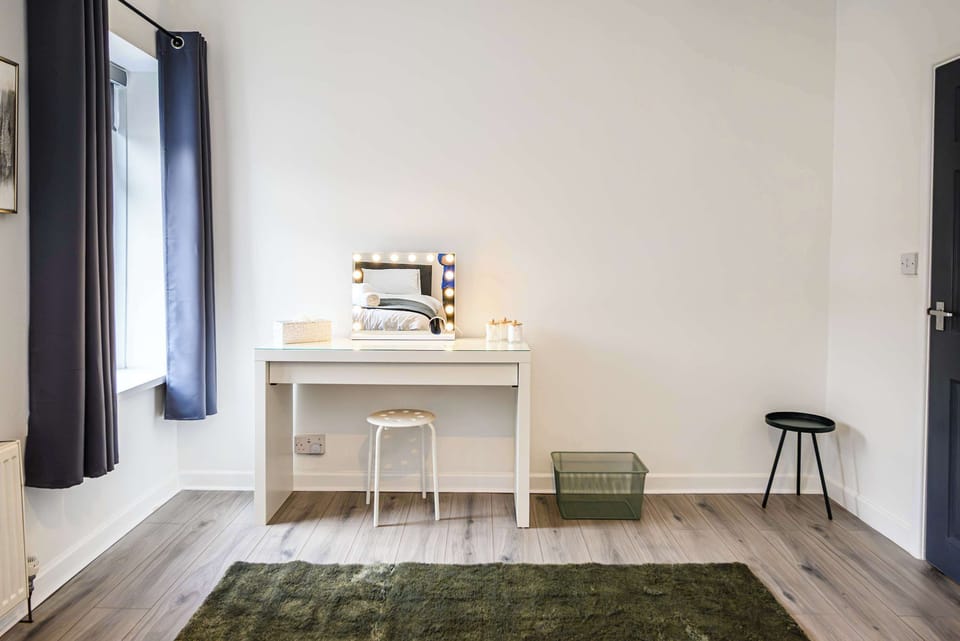 Dressing table 