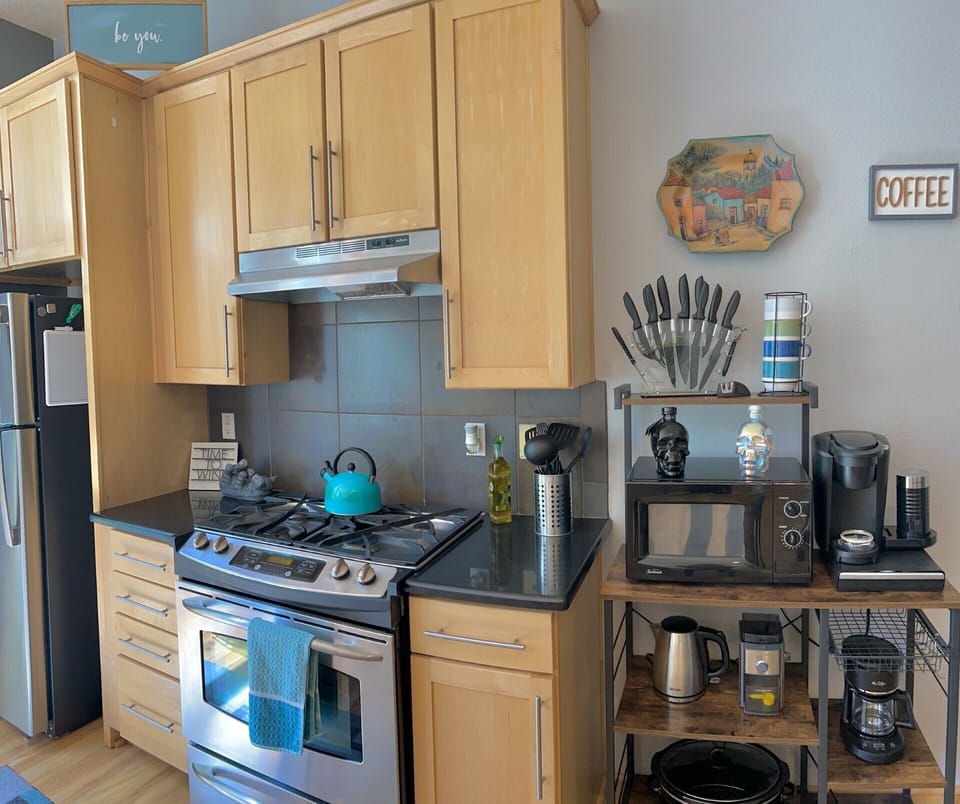 Full kitchen with all appliances