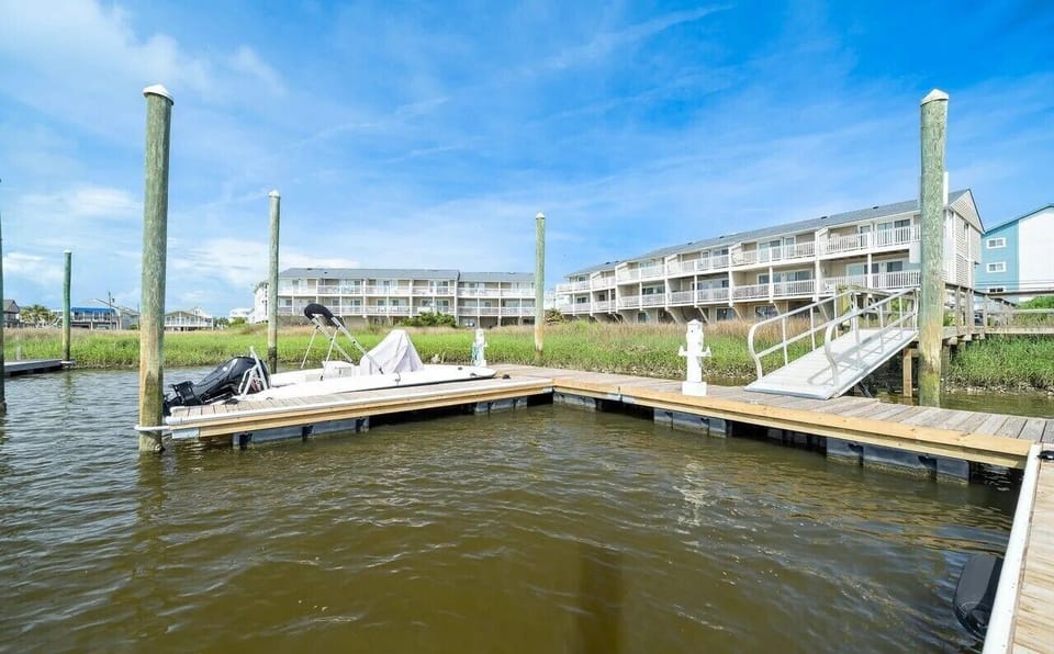 30 ft boat slip