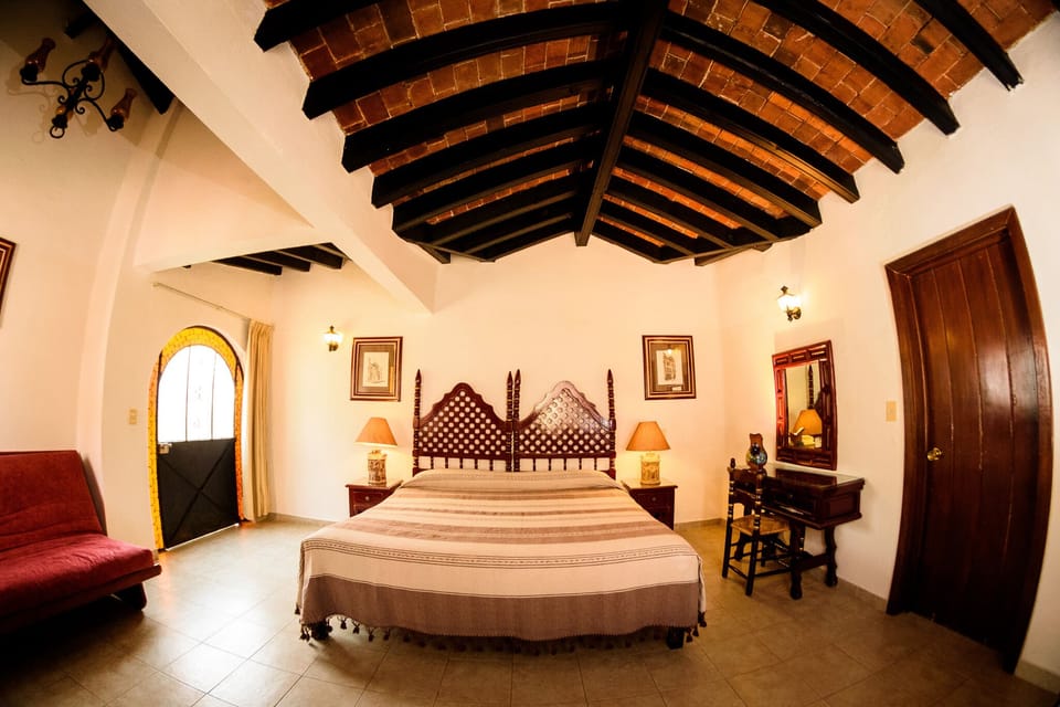 Classic Room | Desk, free cribs/infant beds, free WiFi