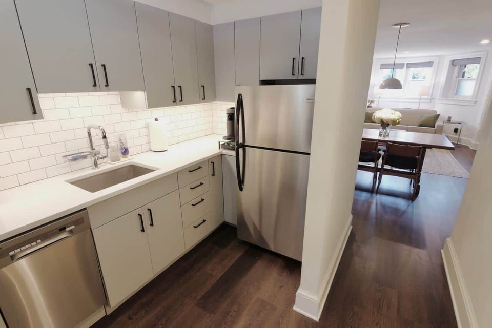 Step into our modern kitchen - equipped with all you would need to whip up a delicious meal! 