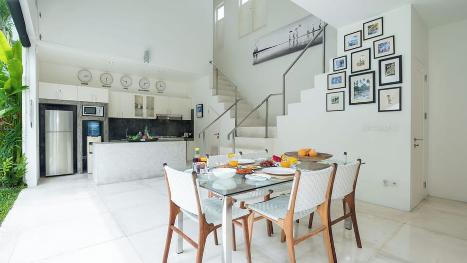 Villa, Pool View | Dining room