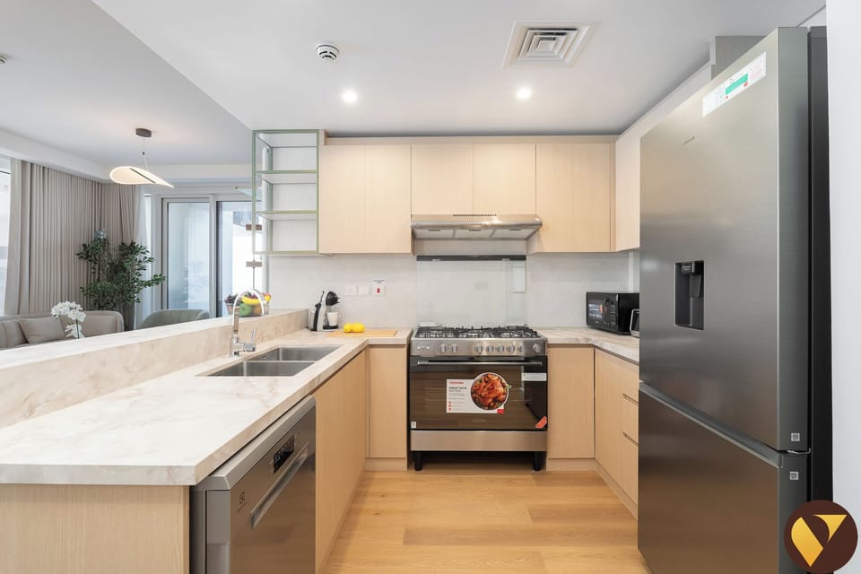Family Apartment, Balcony, City View | Private kitchen | Coffee/tea maker, electric kettle, toaster, highchair