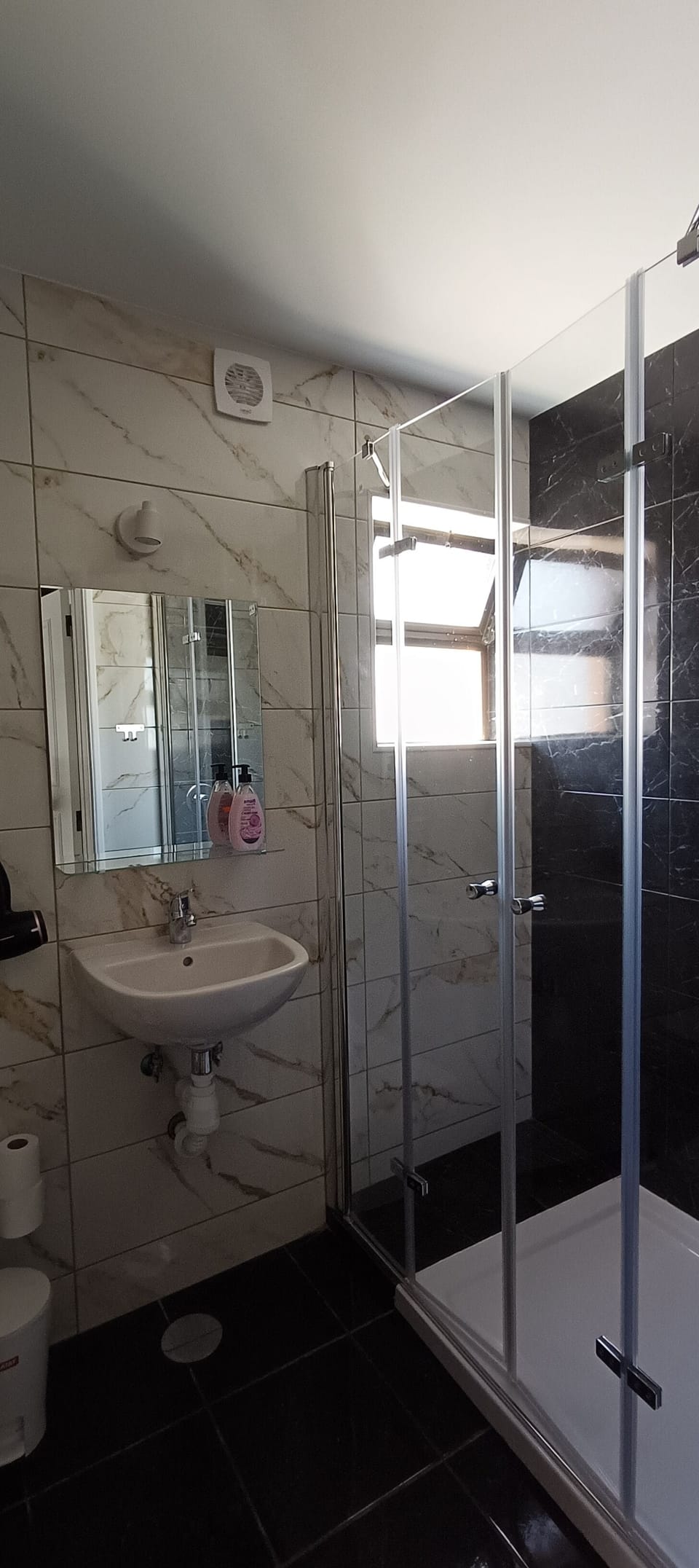 Villa Golden Coast -Lagos Bed and Breakfast in Lagos