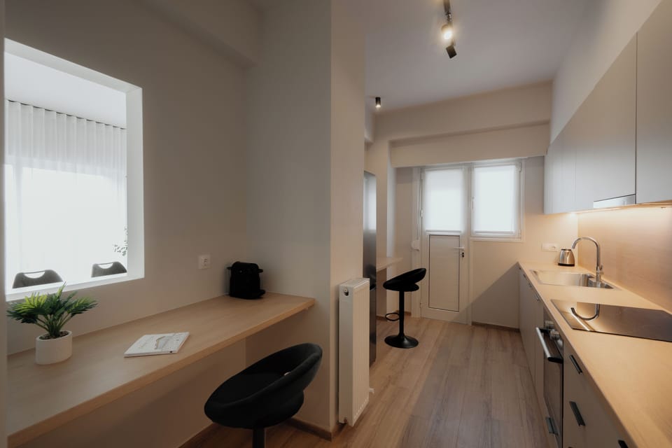 Luxury Apartment, 4 Bedrooms, Non Smoking, City View | Private kitchen | Full-size fridge, microwave, oven, stovetop