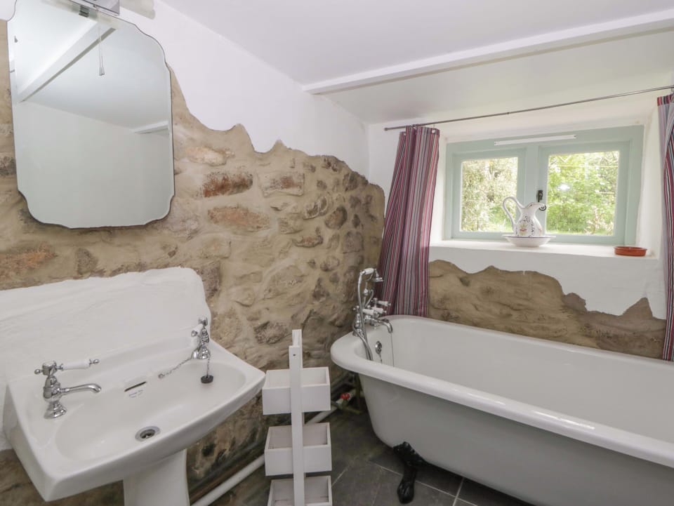 Rhos Y Clegyrn Cottage in Wales