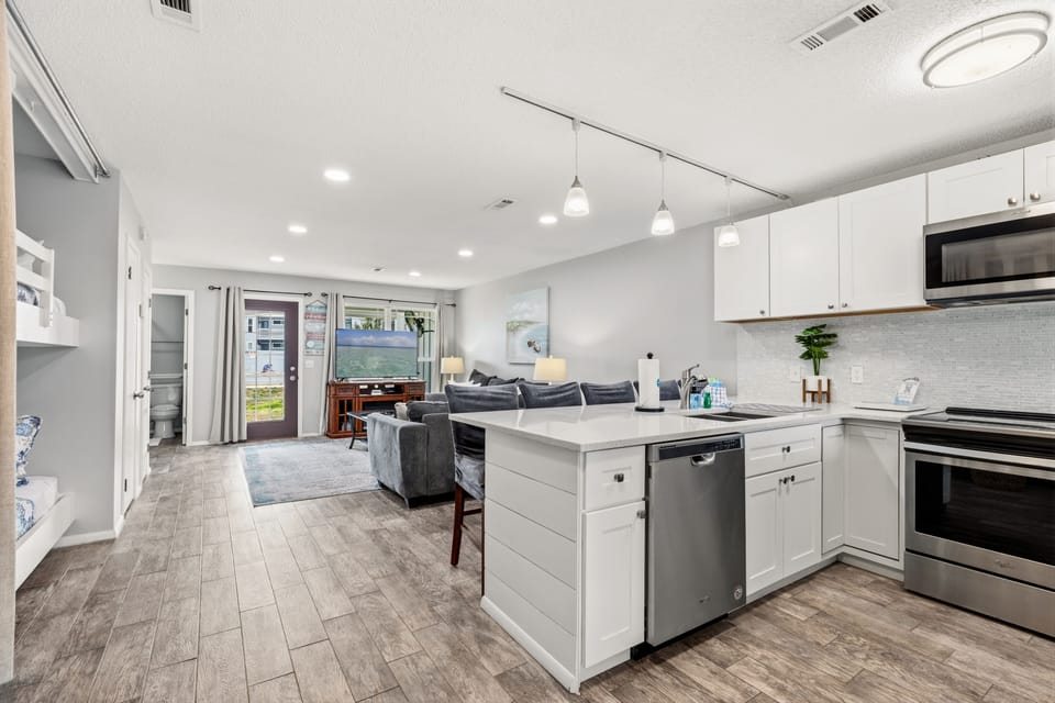 Townhome, Multiple Beds, Patio, Garden View (18807 Deluna Ct) | Private kitchen