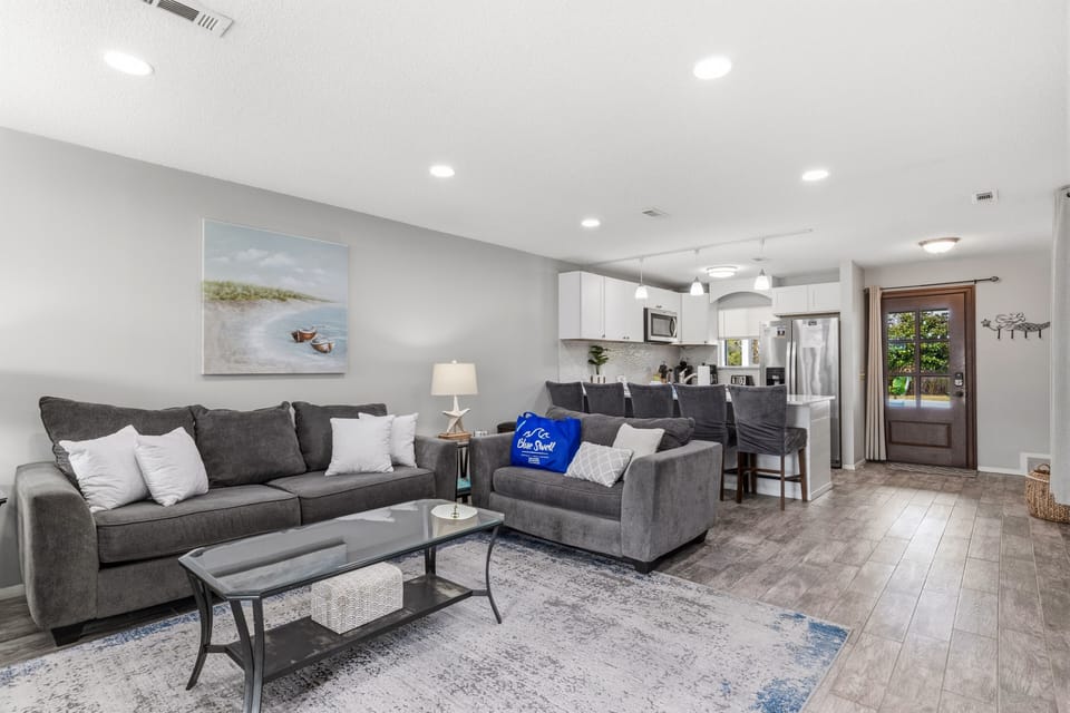 Townhome, Multiple Beds, Patio, Garden View (18807 Deluna Ct) | Living area